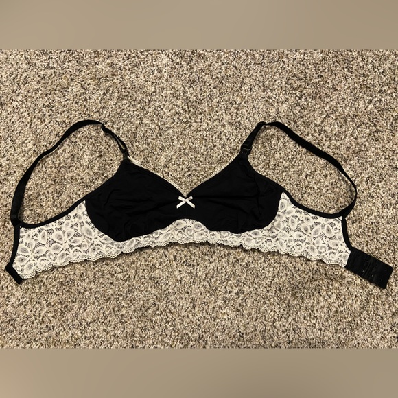 💕3/$30💕 Belabumbum Nursing Bra Size M - Picture 2 of 5